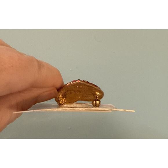 Vintage Christmas Pin Brooch Heart shaped Joy Pin 1 1/8 Inches - Picture 3 of 4